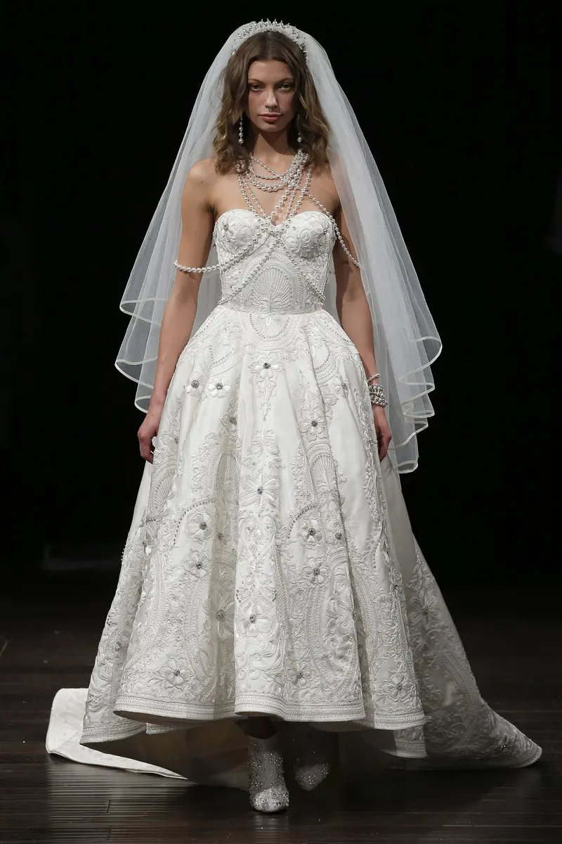 13-naeem-khan-spring-18-bridal