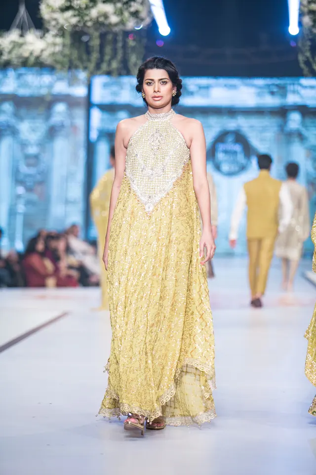 Designer-ul din Pakistan Faraz Manan