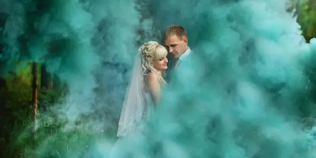 Fum colorat pentru sesiunea foto de nuntă