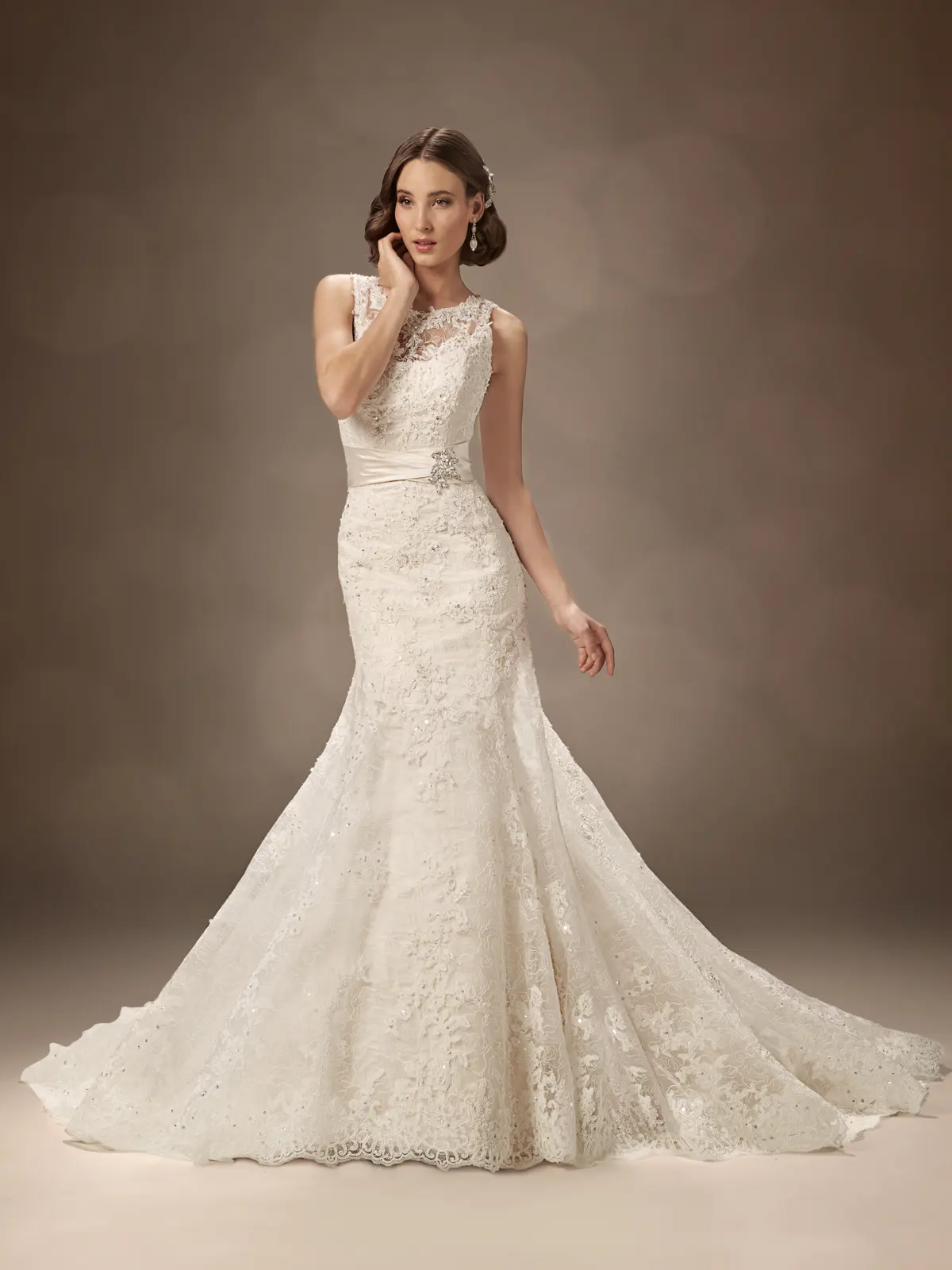 brand-ul Sophia Tolli