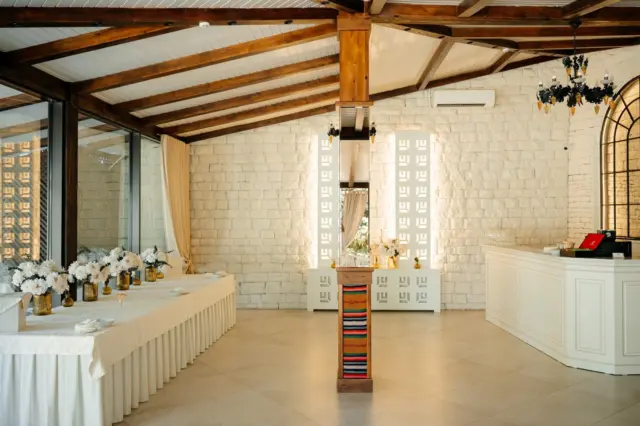 Restaurant "Casa Neamului"